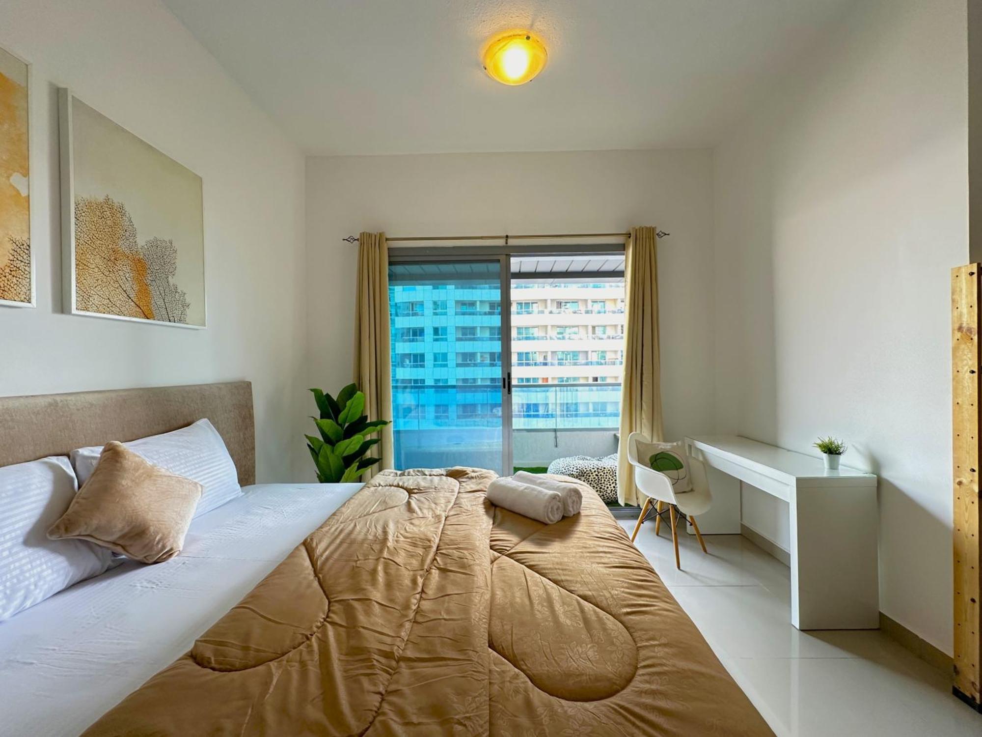 Luxury & Centric Flat With Balcony Views In Marina Apartment Dubai Bagian luar foto